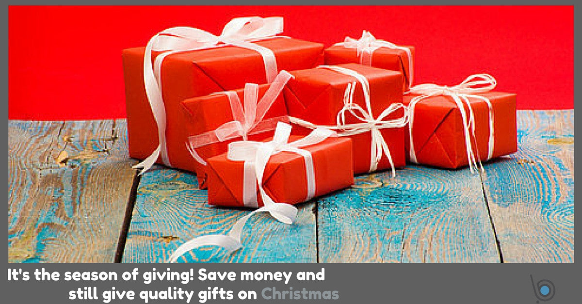 Top Holiday Gift Ideas for Travelers / Travel Lovers